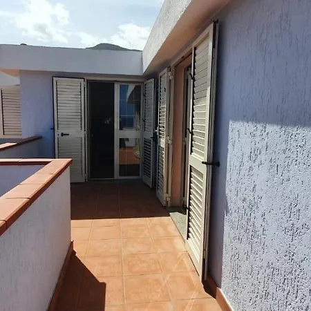 Terrazza Vista Mare 卡拉古诺内